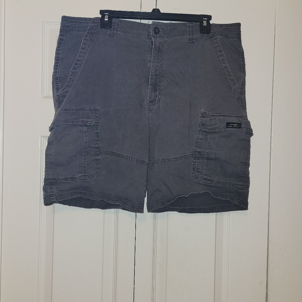 Wrangler Mens cargo shorts Size 36